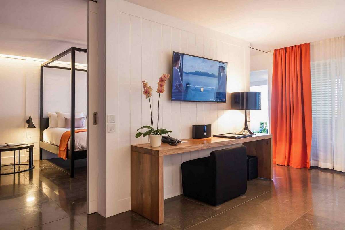 Christopher_St_Barth_OCEAN_SPA_SUITE